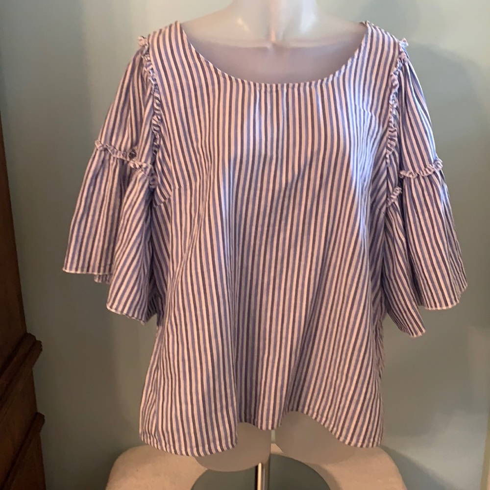 Seven7 Blue and white striped cotton blouse quarter inch ruffled sleeves.